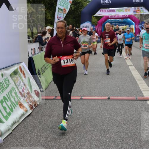 06.09.2026 - CURREX Alsterlauf Strokosch-Dieckow http://msf.ph/oto/10133895 06.09.2026 10:07:49 Ziel 1316, 2123, 2387, 2430, 2654, 2933, 3092, 3576, 3705, 3706, 3722, 3723, 4419, 4473, 5338, 5587, 5588, 5791, 5860, 6044, 6176, 6223, 6382 meine-sportfotos.de