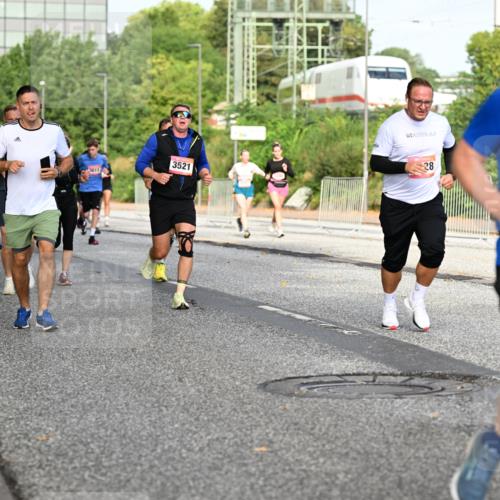06.09.2026 - CURREX Alsterlauf Dr. Thomas Lammeyer http://msf.ph/oto/10133911 06.09.2026 09:59:02 Laufen 3221, 5539, 3521, 3613, 28, 2886 meine-sportfotos.de