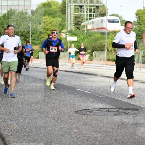 06.09.2026 - CURREX Alsterlauf Dr. Thomas Lammeyer http://msf.ph/oto/10133913 06.09.2026 09:59:03 Laufen 5539, 8, 3521, 288 meine-sportfotos.de