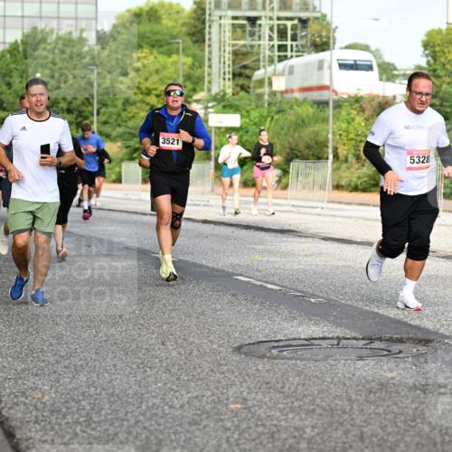 06.09.2026 - CURREX Alsterlauf Dr. Thomas Lammeyer http://msf.ph/oto/10133915 06.09.2026 09:59:03 Laufen 5539, 30, 3521, 5328 meine-sportfotos.de