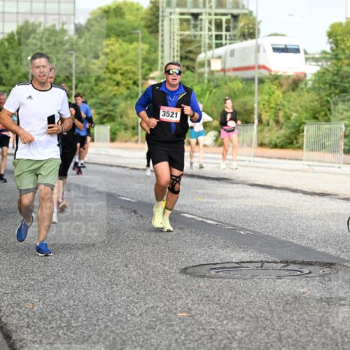 06.09.2026 - CURREX Alsterlauf Dr. Thomas Lammeyer http://msf.ph/oto/10133923 06.09.2026 09:59:03 Laufen 5539, 3521, 5328 meine-sportfotos.de