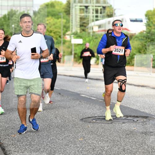 06.09.2026 - CURREX Alsterlauf Dr. Thomas Lammeyer http://msf.ph/oto/10133937 06.09.2026 09:59:05 Laufen 5539, 3521 meine-sportfotos.de