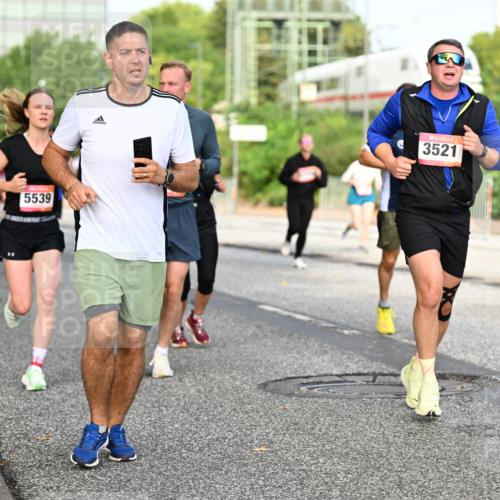 06.09.2026 - CURREX Alsterlauf Dr. Thomas Lammeyer http://msf.ph/oto/10133942 06.09.2026 09:59:05 Laufen 5539, 3521 meine-sportfotos.de