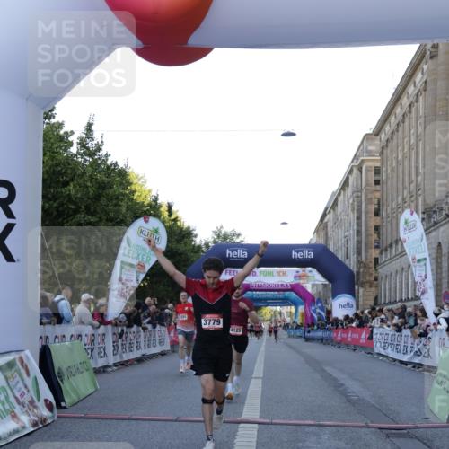 06.09.2026 - CURREX Alsterlauf Yannick Fuchs http://msf.ph/oto/10133948 06.09.2026 09:41:40 Ziel 3201, 3779, 4125, 4483, 4515, 5991 meine-sportfotos.de