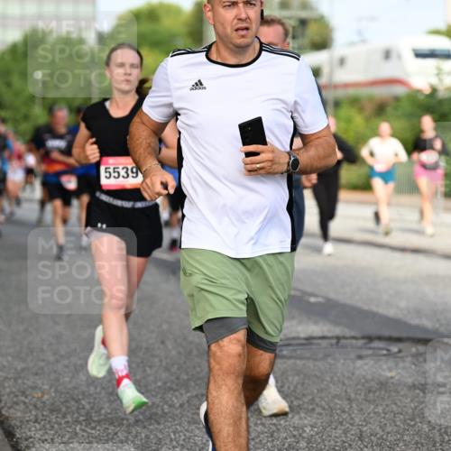 06.09.2026 - CURREX Alsterlauf Dr. Thomas Lammeyer http://msf.ph/oto/10133952 06.09.2026 09:59:06 Laufen 5539, 8261 meine-sportfotos.de