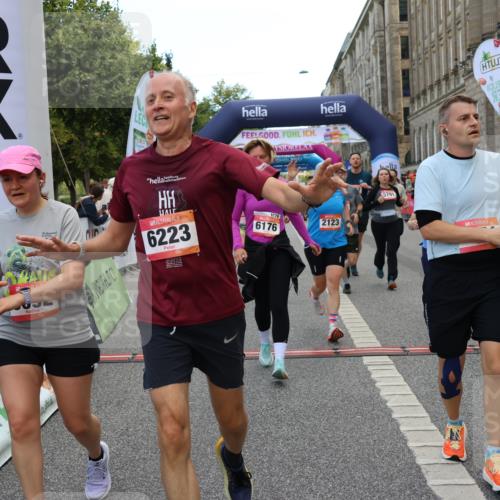 06.09.2026 - CURREX Alsterlauf Strokosch-Dieckow http://msf.ph/oto/10133962 06.09.2026 10:07:52 Ziel 1316, 2123, 2387, 2654, 2933, 3092, 3296, 3576, 3705, 3706, 3722, 3723, 3757, 3758, 3915, 3916, 3932, 4419, 4473, 5324, 5338, 5587, 5588, 5791, 5860, 6044, 6176, 6223, 6382 meine-sportfotos.de