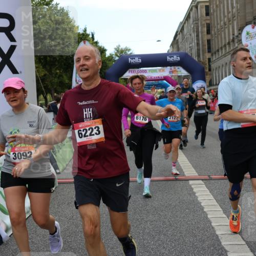 06.09.2026 - CURREX Alsterlauf Strokosch-Dieckow http://msf.ph/oto/10133970 06.09.2026 10:07:52 Ziel 1316, 2123, 2387, 2654, 2933, 3092, 3296, 3576, 3705, 3706, 3722, 3723, 3757, 3758, 3915, 3916, 3932, 4419, 4473, 5324, 5338, 5587, 5588, 5791, 5860, 6044, 6176, 6223, 6382 meine-sportfotos.de