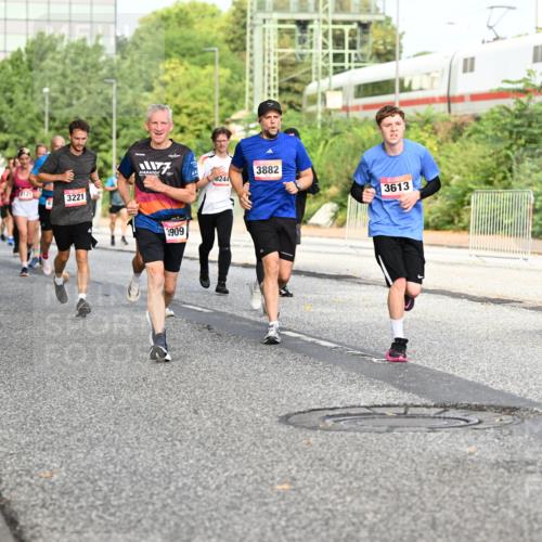 06.09.2026 - CURREX Alsterlauf Dr. Thomas Lammeyer http://msf.ph/oto/10133976 06.09.2026 09:59:08 Laufen 3252, 6383, 3121, 3221, 3909, 3882, 6244, 3613, 1550, 5693 meine-sportfotos.de