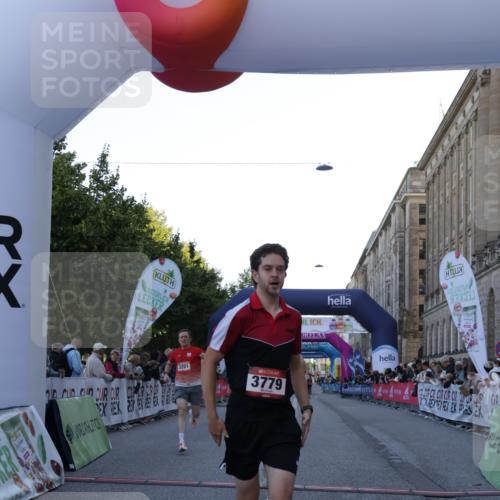 06.09.2026 - CURREX Alsterlauf Yannick Fuchs http://msf.ph/oto/10133986 06.09.2026 09:41:41 Ziel 3201, 3779, 4125, 4483, 4515, 5991 meine-sportfotos.de