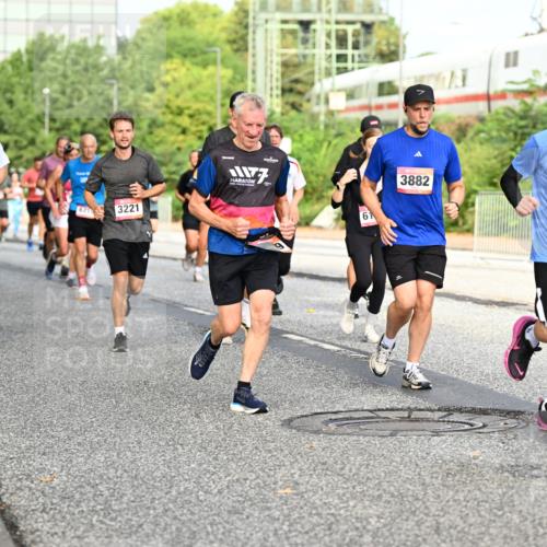 06.09.2026 - CURREX Alsterlauf Dr. Thomas Lammeyer http://msf.ph/oto/10133988 06.09.2026 09:59:09 Laufen 1252, 6383, 6219, 3221, 1177, 61, 3882, 3613 meine-sportfotos.de