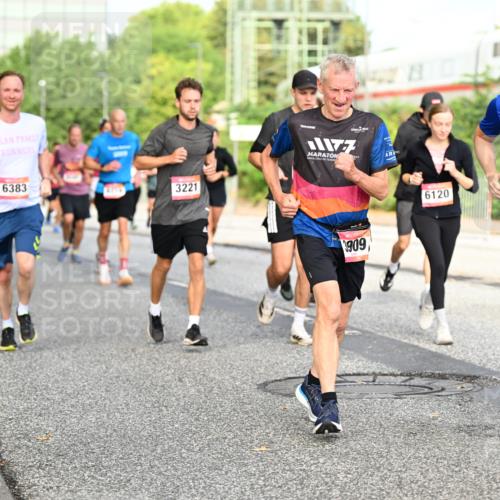 06.09.2026 - CURREX Alsterlauf Dr. Thomas Lammeyer http://msf.ph/oto/10133999 06.09.2026 09:59:10 Laufen 6383, 4219, 3221, 177, 3909, 6120, 3882 meine-sportfotos.de