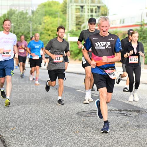 06.09.2026 - CURREX Alsterlauf Dr. Thomas Lammeyer http://msf.ph/oto/10134000 06.09.2026 09:59:10 Laufen 6383, 216, 221, 1177, 909, 6120, 3882 meine-sportfotos.de