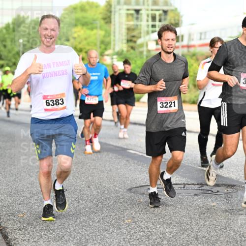 06.09.2026 - CURREX Alsterlauf Dr. Thomas Lammeyer http://msf.ph/oto/10134015 06.09.2026 09:59:12 Laufen 6383, 6219, 3221, 322 meine-sportfotos.de