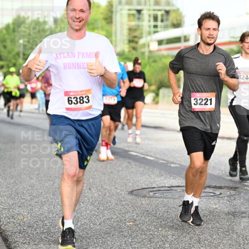 06.09.2026 - CURREX Alsterlauf Dr. Thomas Lammeyer http://msf.ph/oto/10134019 06.09.2026 09:59:12 Laufen 6383, 6219, 3221, 8244, 3222 meine-sportfotos.de