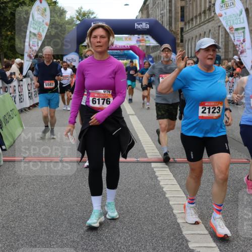06.09.2026 - CURREX Alsterlauf Strokosch-Dieckow http://msf.ph/oto/10134032 06.09.2026 10:07:53 Ziel 1316, 2123, 2387, 2654, 2933, 3092, 3296, 3576, 3722, 3723, 3757, 3758, 3915, 3916, 3932, 4419, 5324, 5587, 5588, 5791, 5860, 6044, 6176, 6223, 6382 meine-sportfotos.de