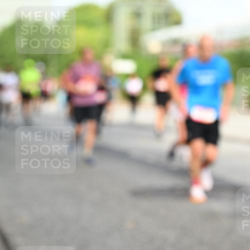 06.09.2026 - CURREX Alsterlauf Dr. Thomas Lammeyer http://msf.ph/oto/10134042 06.09.2026 09:59:14 Laufen  meine-sportfotos.de