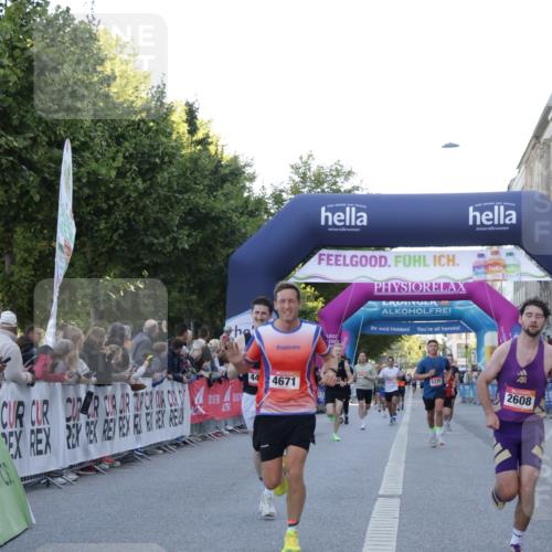 06.09.2026 - CURREX Alsterlauf Yannick Fuchs http://msf.ph/oto/10134084 06.09.2026 09:41:52 Ziel 2319, 2608, 4470, 4671 meine-sportfotos.de