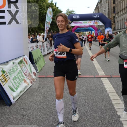 06.09.2026 - CURREX Alsterlauf Strokosch-Dieckow http://msf.ph/oto/10134122 06.09.2026 10:08:04 Ziel 2390, 3192, 3193, 3194, 3296, 3298, 3666, 3757, 3758, 3916, 4159, 4841, 5049, 5256, 5290, 5597, 6168, 6361, 6395 meine-sportfotos.de