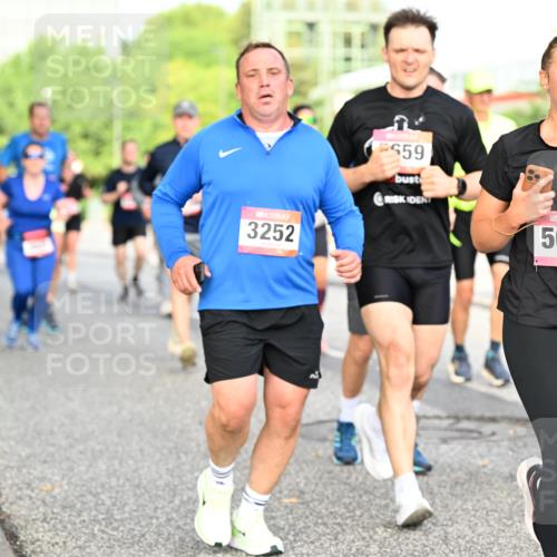 06.09.2026 - CURREX Alsterlauf Dr. Thomas Lammeyer http://msf.ph/oto/10134127 06.09.2026 09:59:21 Laufen 3252, 59, 5653, 465 meine-sportfotos.de