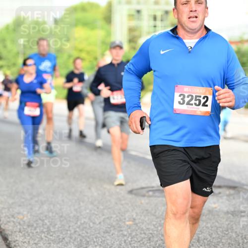 06.09.2026 - CURREX Alsterlauf Dr. Thomas Lammeyer http://msf.ph/oto/10134137 06.09.2026 09:59:21 Laufen 3252 meine-sportfotos.de