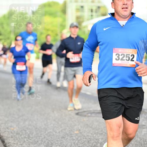 06.09.2026 - CURREX Alsterlauf Dr. Thomas Lammeyer http://msf.ph/oto/10134139 06.09.2026 09:59:22 Laufen 3252 meine-sportfotos.de