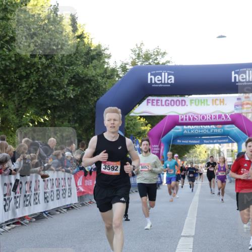 06.09.2026 - CURREX Alsterlauf Yannick Fuchs http://msf.ph/oto/10134159 06.09.2026 09:41:57 Ziel 2319, 2608, 2738, 3592, 4470, 4671, 4854, 4931, 5124, 6375, 8057, 8148 meine-sportfotos.de