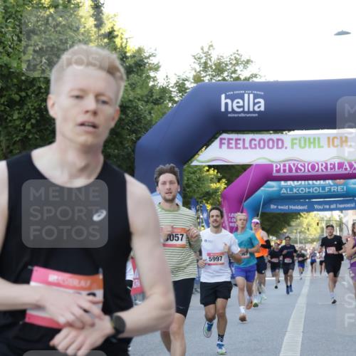 06.09.2026 - CURREX Alsterlauf Yannick Fuchs http://msf.ph/oto/10134194 06.09.2026 09:41:59 Ziel 2606, 2608, 2738, 3592, 4470, 4671, 4854, 4931, 4967, 5124, 5997, 6375, 8057, 8148 meine-sportfotos.de