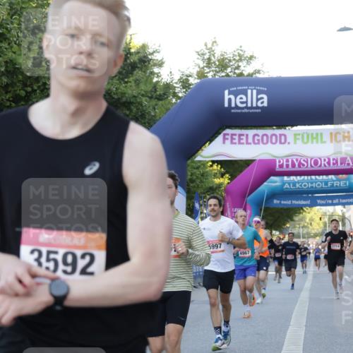 06.09.2026 - CURREX Alsterlauf Yannick Fuchs http://msf.ph/oto/10134199 06.09.2026 09:41:59 Ziel 2606, 2608, 2738, 3592, 4470, 4671, 4854, 4931, 4967, 5124, 5997, 6375, 8057, 8148 meine-sportfotos.de