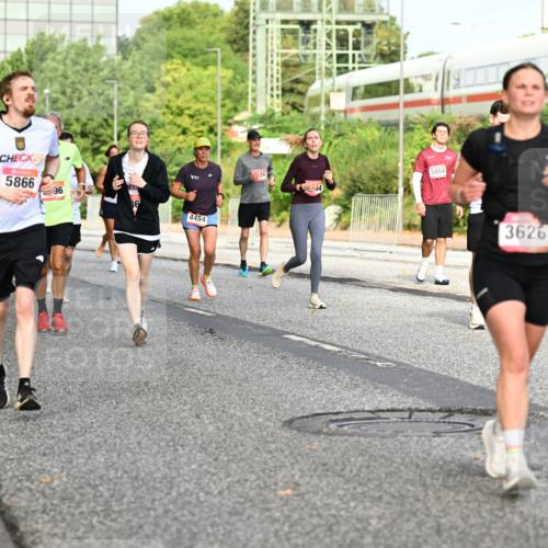 06.09.2026 - CURREX Alsterlauf Dr. Thomas Lammeyer http://msf.ph/oto/10134204 06.09.2026 09:59:27 Laufen 2741, 3721, 24, 5866, 96, 86, 4454, 5054, 4, 3626 meine-sportfotos.de