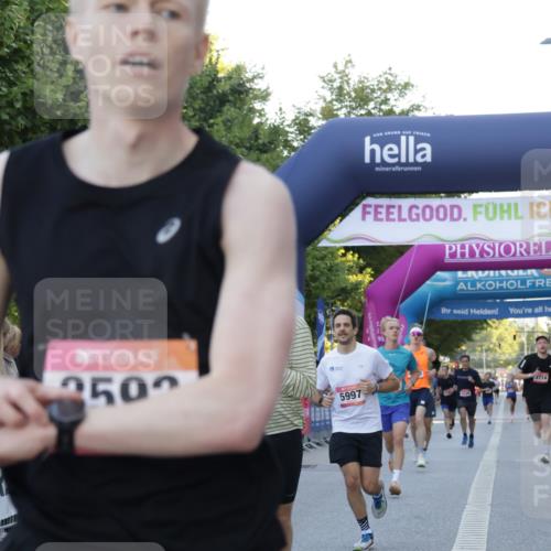 06.09.2026 - CURREX Alsterlauf Yannick Fuchs http://msf.ph/oto/10134205 06.09.2026 09:41:59 Ziel 2606, 2608, 2738, 3592, 4470, 4671, 4854, 4931, 4967, 5124, 5997, 6375, 8057, 8148 meine-sportfotos.de