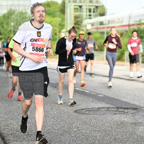 06.09.2026 - CURREX Alsterlauf Dr. Thomas Lammeyer http://msf.ph/oto/10134224 06.09.2026 09:59:28 Laufen 24, 5866 meine-sportfotos.de