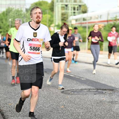 06.09.2026 - CURREX Alsterlauf Dr. Thomas Lammeyer http://msf.ph/oto/10134226 06.09.2026 09:59:28 Laufen 24, 5866, 10010 meine-sportfotos.de