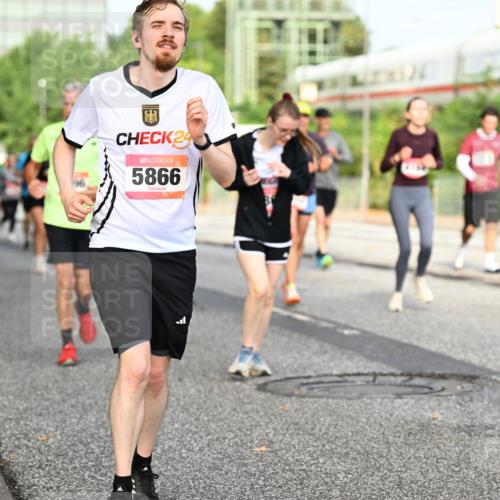 06.09.2026 - CURREX Alsterlauf Dr. Thomas Lammeyer http://msf.ph/oto/10134228 06.09.2026 09:59:29 Laufen 24, 5866 meine-sportfotos.de