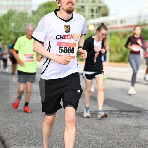 06.09.2026 - CURREX Alsterlauf Dr. Thomas Lammeyer http://msf.ph/oto/10134232 06.09.2026 09:59:29 Laufen 24, 5866 meine-sportfotos.de