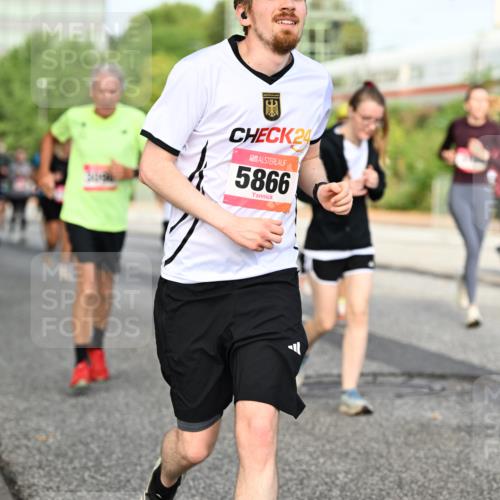 06.09.2026 - CURREX Alsterlauf Dr. Thomas Lammeyer http://msf.ph/oto/10134233 06.09.2026 09:59:29 Laufen 2, 5866 meine-sportfotos.de