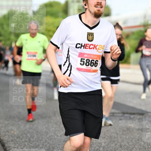 06.09.2026 - CURREX Alsterlauf Dr. Thomas Lammeyer http://msf.ph/oto/10134234 06.09.2026 09:59:29 Laufen 24, 5866, 12 meine-sportfotos.de