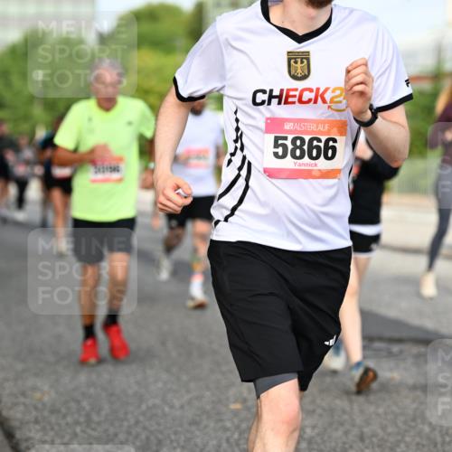 06.09.2026 - CURREX Alsterlauf Dr. Thomas Lammeyer http://msf.ph/oto/10134235 06.09.2026 09:59:29 Laufen 2, 5866 meine-sportfotos.de