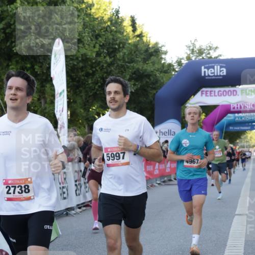06.09.2026 - CURREX Alsterlauf Yannick Fuchs http://msf.ph/oto/10134248 06.09.2026 09:42:02 Ziel 2606, 2738, 3592, 3714, 4068, 4535, 4854, 4931, 4967, 5112, 5124, 5997, 6375, 8057, 8148 meine-sportfotos.de