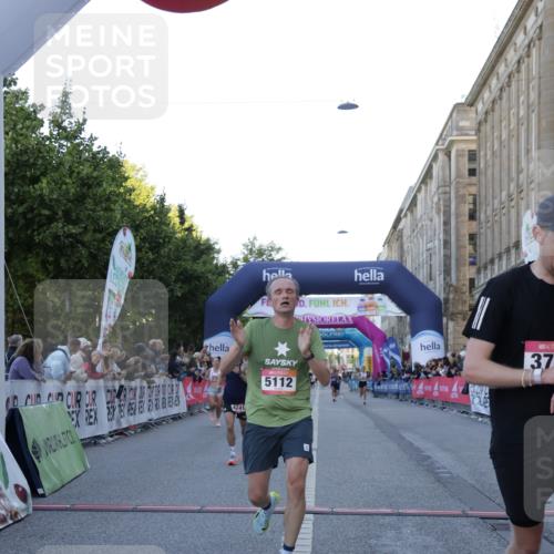 06.09.2026 - CURREX Alsterlauf Yannick Fuchs http://msf.ph/oto/10134317 06.09.2026 09:42:07 Ziel 2606, 2738, 3238, 3714, 4068, 4241, 4535, 4931, 4967, 5112, 5124, 5997, 6127, 6280, 8057, 8148 meine-sportfotos.de