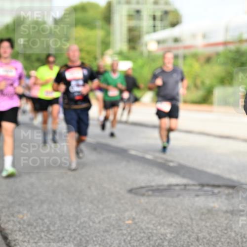 06.09.2026 - CURREX Alsterlauf Dr. Thomas Lammeyer http://msf.ph/oto/10134325 06.09.2026 09:59:38 Laufen 47 meine-sportfotos.de