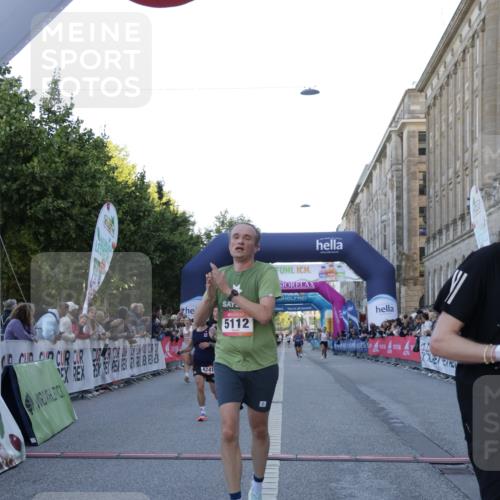 06.09.2026 - CURREX Alsterlauf Yannick Fuchs http://msf.ph/oto/10134330 06.09.2026 09:42:07 Ziel 2606, 2738, 3238, 3714, 4068, 4241, 4535, 4931, 4967, 5112, 5124, 5997, 6127, 6280, 8057, 8148 meine-sportfotos.de