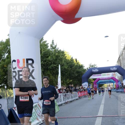 06.09.2026 - CURREX Alsterlauf Yannick Fuchs http://msf.ph/oto/10134387 06.09.2026 09:42:10 Ziel 2606, 3238, 3714, 4068, 4241, 4535, 4967, 5112, 5960, 5997, 6127, 6151, 6280 meine-sportfotos.de