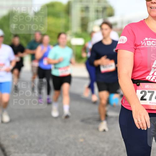 06.09.2026 - CURREX Alsterlauf Dr. Thomas Lammeyer http://msf.ph/oto/10134398 06.09.2026 09:59:44 Laufen 1, 2, 2741 meine-sportfotos.de
