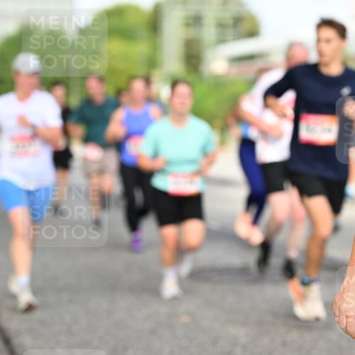 06.09.2026 - CURREX Alsterlauf Dr. Thomas Lammeyer http://msf.ph/oto/10134405 06.09.2026 09:59:45 Laufen  meine-sportfotos.de