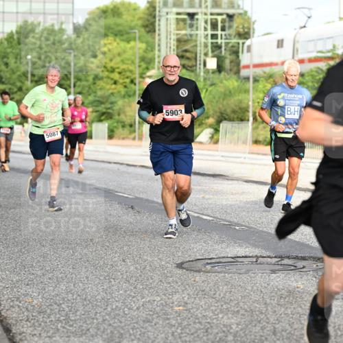 06.09.2026 - CURREX Alsterlauf Dr. Thomas Lammeyer http://msf.ph/oto/10134450 06.09.2026 09:59:49 Laufen 5903, 5087, 14, 5025 meine-sportfotos.de