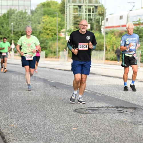 06.09.2026 - CURREX Alsterlauf Dr. Thomas Lammeyer http://msf.ph/oto/10134456 06.09.2026 09:59:49 Laufen 5087, 5903, 234 meine-sportfotos.de