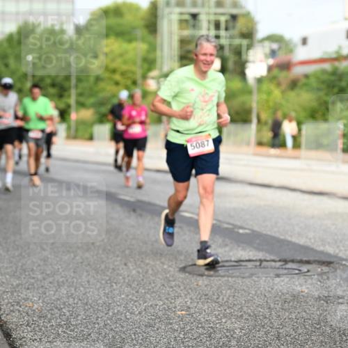 06.09.2026 - CURREX Alsterlauf Dr. Thomas Lammeyer http://msf.ph/oto/10134477 06.09.2026 09:59:51 Laufen 5087, 5903 meine-sportfotos.de