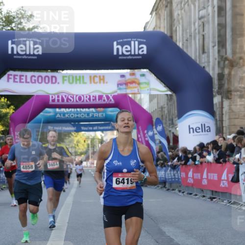 06.09.2026 - CURREX Alsterlauf Yannick Fuchs http://msf.ph/oto/10134482 06.09.2026 09:42:15 Ziel 3238, 4241, 4858, 5554, 5960, 5984, 6127, 6151, 6280, 6419, 6463 meine-sportfotos.de