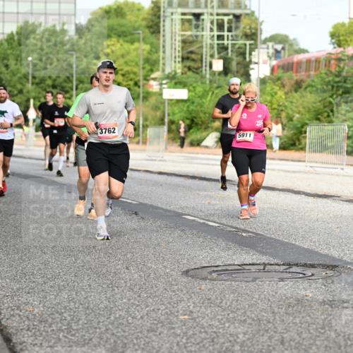 06.09.2026 - CURREX Alsterlauf Dr. Thomas Lammeyer http://msf.ph/oto/10134510 06.09.2026 09:59:54 Laufen 3756, 3762, 5911 meine-sportfotos.de
