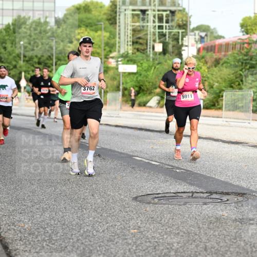 06.09.2026 - CURREX Alsterlauf Dr. Thomas Lammeyer http://msf.ph/oto/10134511 06.09.2026 09:59:54 Laufen 3762, 3756, 602, 5056, 5911 meine-sportfotos.de